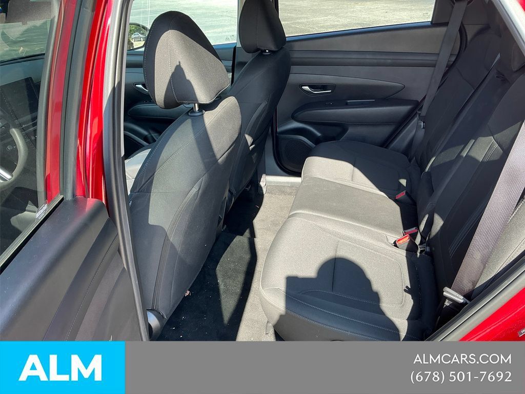 Used 2025 Hyundai Tucson SEL FWD image 8