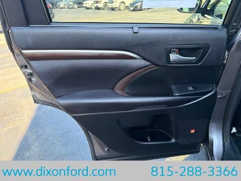 Used 2016 Toyota Highlander Limited Platinum AWD/4WD image 27