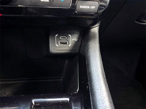 Used 2022 Jeep Compass Limited image 32