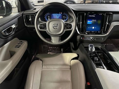 Used 2024 Volvo V60 B5 Cross Country Ultimate image 2