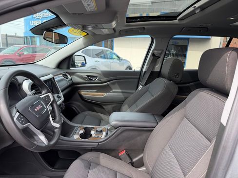 Used 2023 GMC Acadia SLE w/ Driver Convenience Package image 7