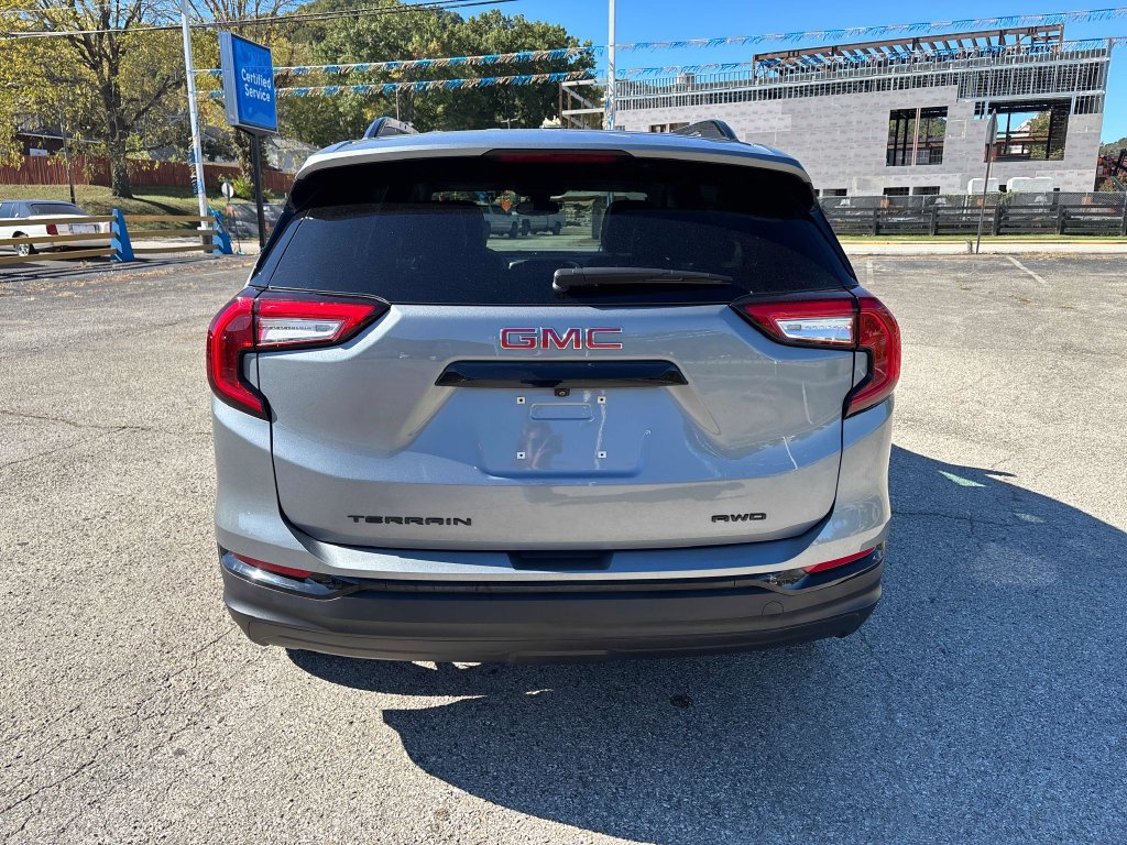 Used 2023 GMC Terrain SLT w/ Elevation Edition AWD/4WD image 4
