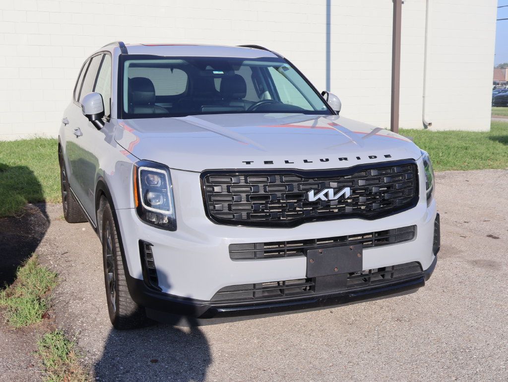 Used 2022 Kia Telluride EX w/ EX Premium Package AWD/4WD image 2
