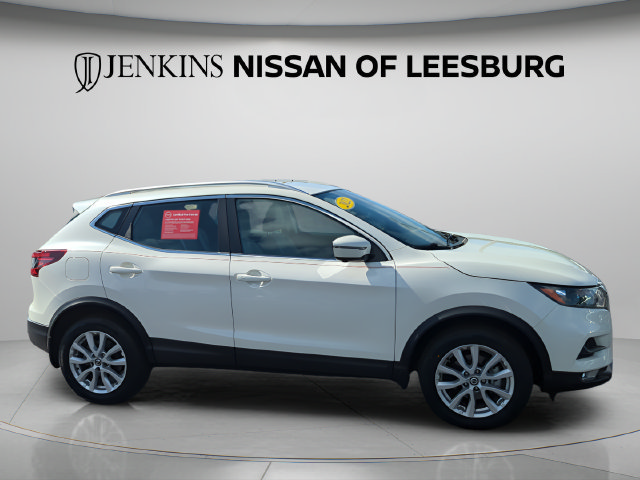 Certified 2022 Nissan Rogue Sport SV w/ Technology Package AWD/4WD image 2