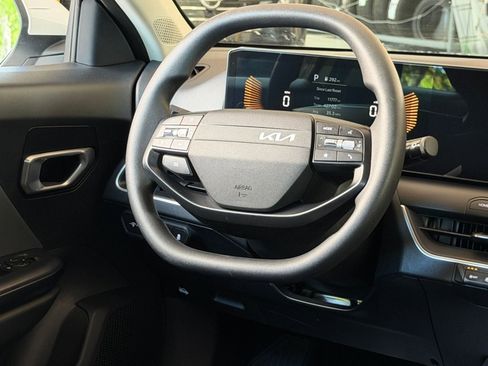 Used 2025 Kia K4 FWD image 30