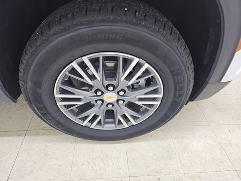 Used 2025 Chevrolet Traverse LT AWD/4WD image 10