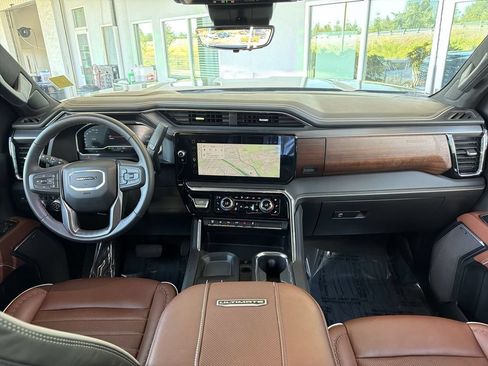 Used 2024 GMC Sierra 3500 Denali Ultimate AWD/4WD image 22