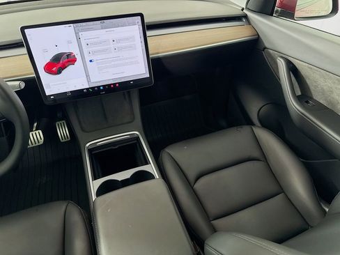 Used 2021 Tesla Model Y Performance image 29