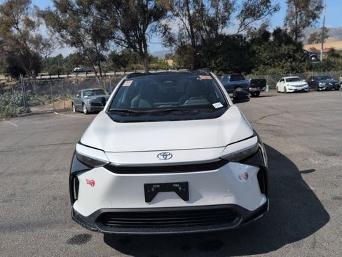 Used 2024 Toyota bZ4X FWD image 2