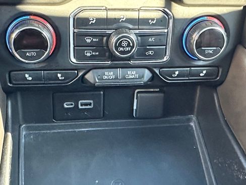 Used 2021 Chevrolet Tahoe LT image 15