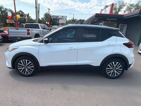 Used 2021 Nissan Kicks SV FWD image 4
