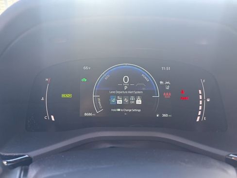 Used 2025 Toyota Camry SE image 21