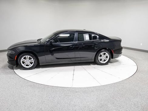 Used 2019 Dodge Charger SXT RWD image 31