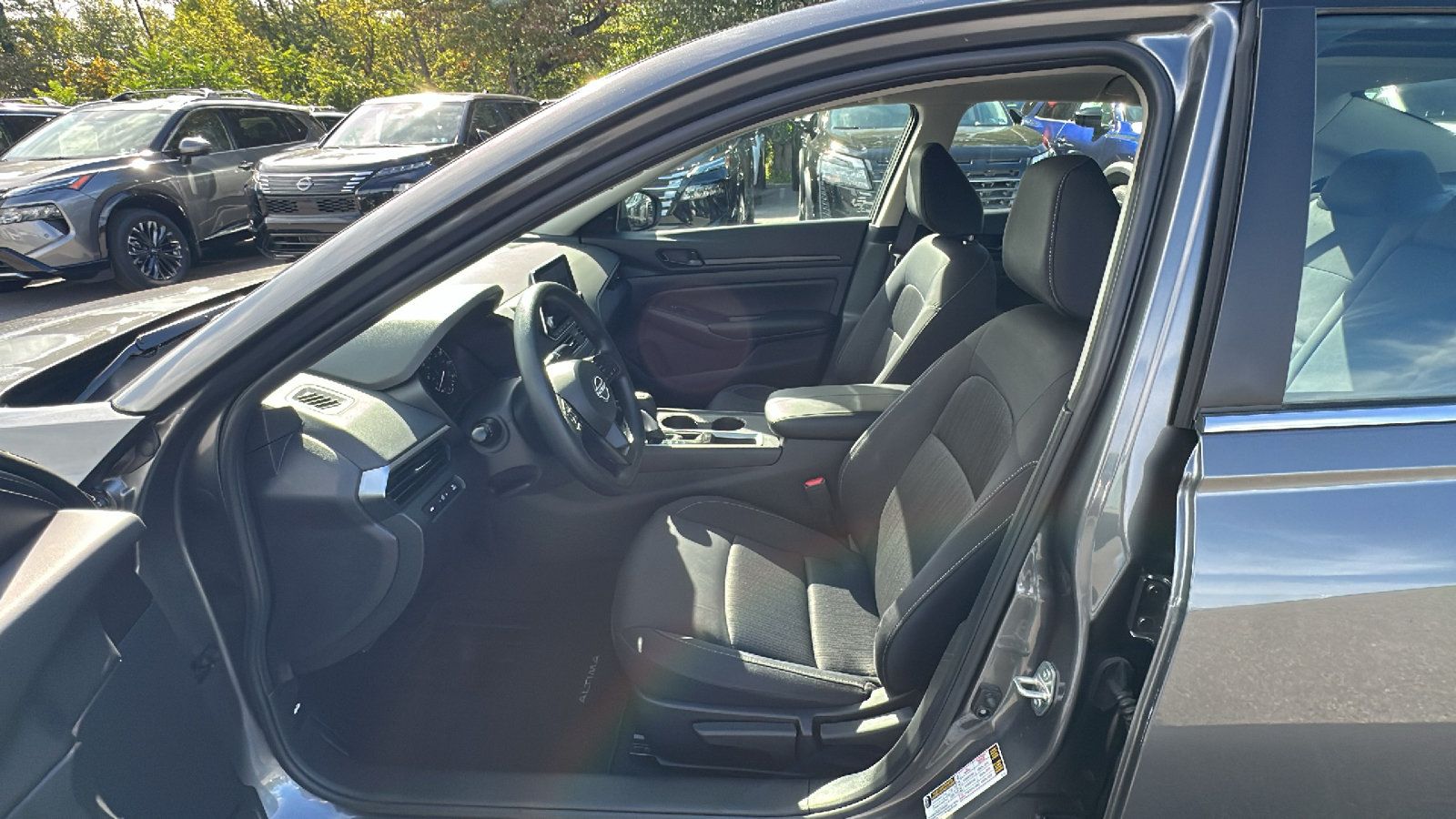 Certified 2025 Nissan Altima 2.5 S FWD image 11