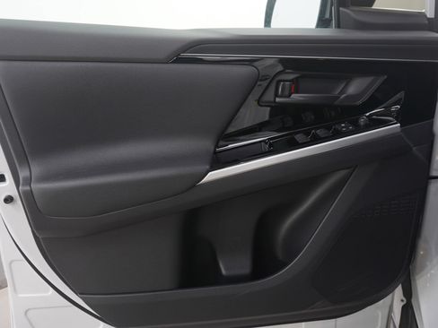 Used 2024 Toyota bZ4X XLE image 20