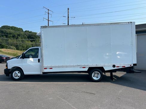 Used 2024 Chevrolet Express 3500 w/ Power Convenience Package RWD image 2