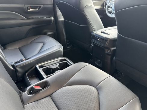 Used 2025 Toyota Grand Highlander FWD image 30
