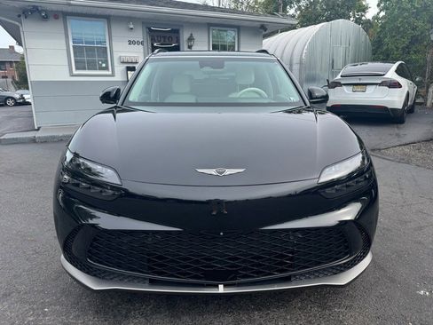 Used 2024 Genesis GV60 Advanced image 2