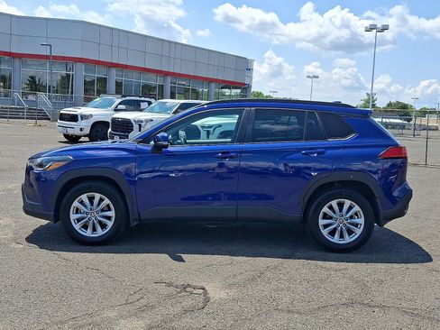 Used 2023 Toyota Corolla Cross LE w/ Moonroof Package AWD/4WD image 4
