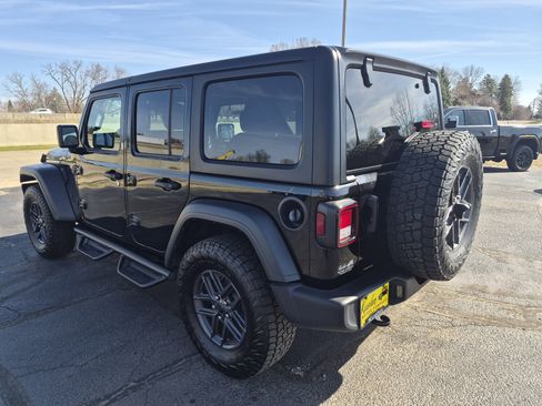 Used 2024 Jeep Wrangler Unlimited Sport AWD/4WD image 6