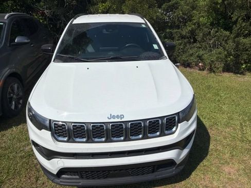 Used 2024 Jeep Compass Latitude AWD/4WD image 20