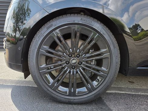 Used 2025 Land Rover Range Rover Autobiography AWD/4WD image 23