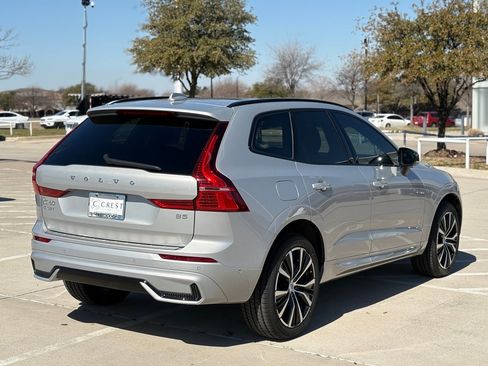 Certified 2023 Volvo XC60 B5 Plus w/ Climate Package image 6