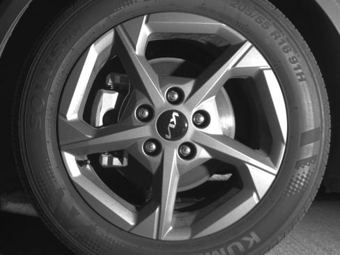 Used 2025 Kia K4 LXS image 12