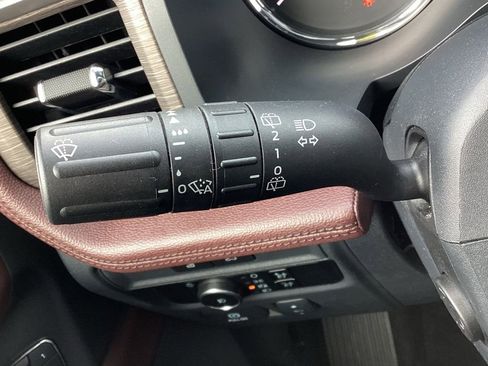 Used 2024 Ford Expedition Max Limited image 31