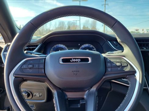 New 2025 Jeep Grand Cherokee L Limited w/ Black Appearance Package image 25