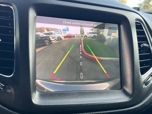 Used 2019 Jeep Compass Trailhawk image 19