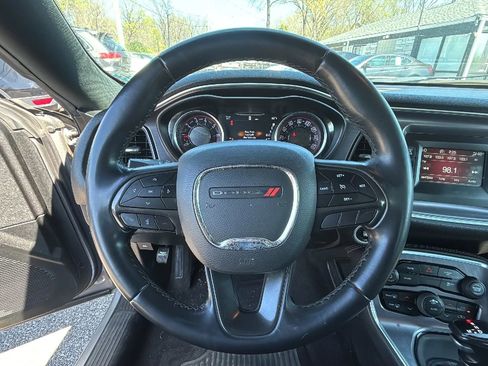 Used 2017 Dodge Challenger SXT RWD image 14