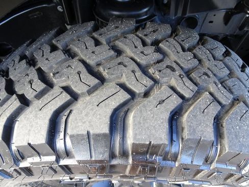 Used 2024 Jeep Wrangler Unlimited image 34