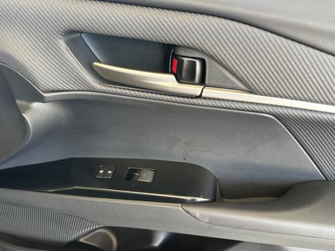 New 2026 Toyota Camry Hybrid FWD image 18