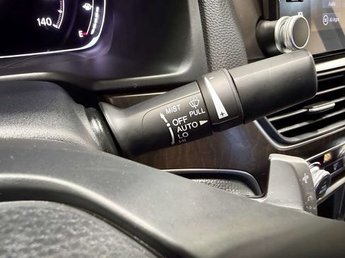 Used 2020 Honda Accord Touring image 34