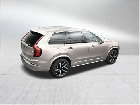 New 2026 Volvo XC90 T8 Core AWD/4WD image 17