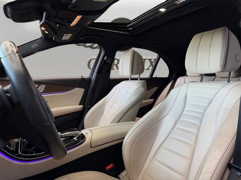 Used 2017 Mercedes-Benz E 300 E 300 image 9