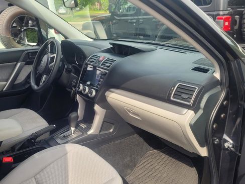 Used 2017 Subaru Forester 2.5i Premium AWD/4WD image 25