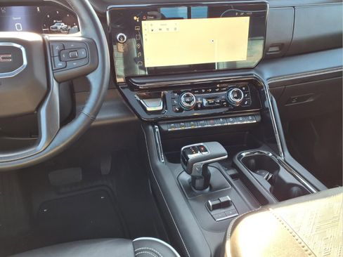 Used 2024 GMC Sierra 1500 AT4X image 5