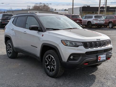 New 2026 Jeep Compass Trailhawk w/ Sun, Sound & Navigation Group image 3