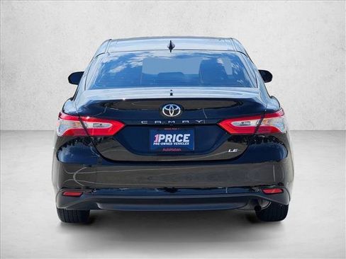 Used 2020 Toyota Camry LE FWD image 6