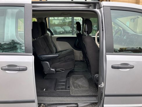 Used 2014 Dodge Grand Caravan American Value Package image 19