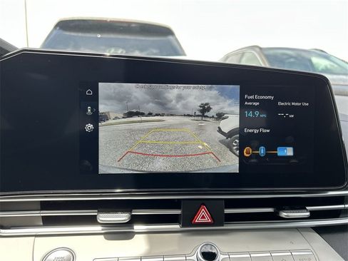 New 2025 Hyundai Elantra Limited image 7