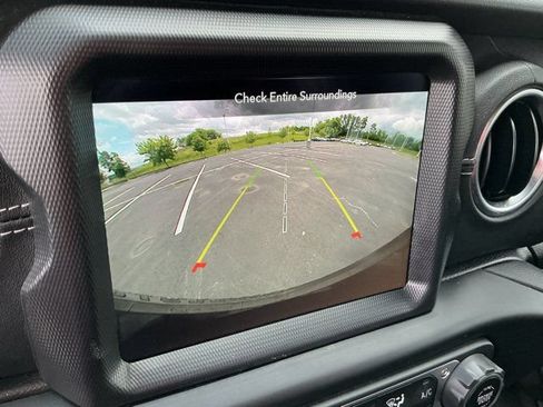 Used 2023 Jeep Wrangler Unlimited Sahara AWD/4WD image 24