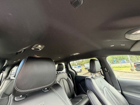 Used 2023 Chrysler Pacifica Touring-L w/ S Appearance Package FWD image 27