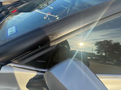 Used 2020 Toyota Highlander XLE image 13