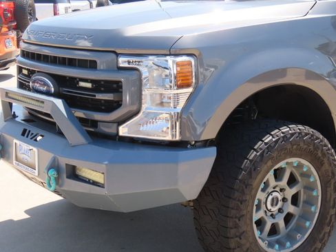 Used 2022 Ford F350 Lariat w/ Lariat Ultimate Package AWD/4WD image 3