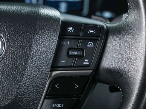 Used 2025 Toyota Camry SE FWD image 14