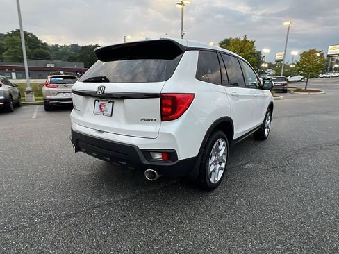 Used 2024 Honda Passport EX-L image 4