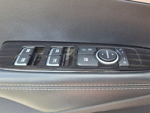 Used 2019 Kia Sorento AWD V6 image 32